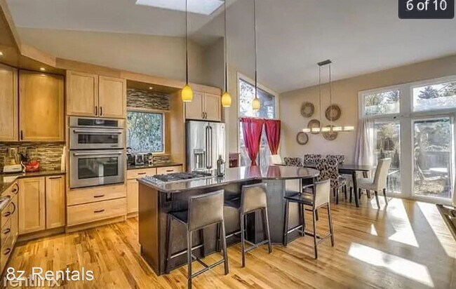 Photo - 5 br, 3 bath House - 1320 Oak Ct