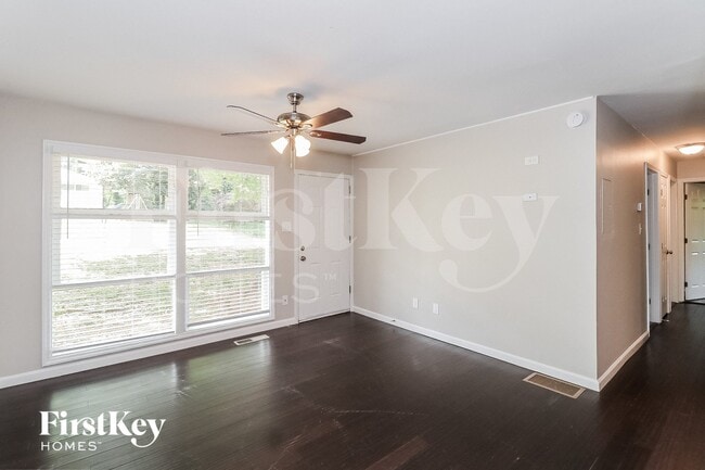 2296 Lakewood Dr NW