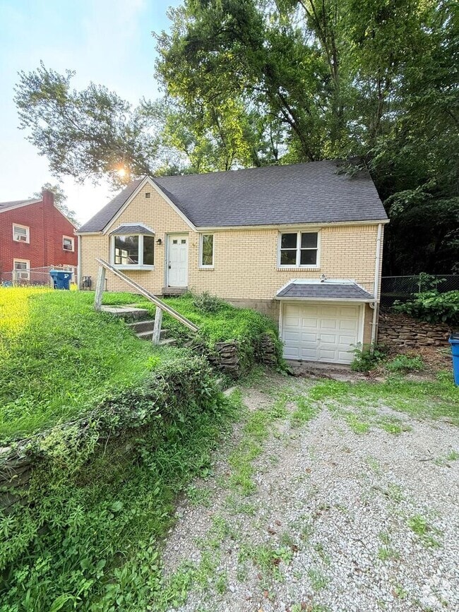 Building Photo - Freshly updated 4BD 1.5BA in Verona!!! Rental