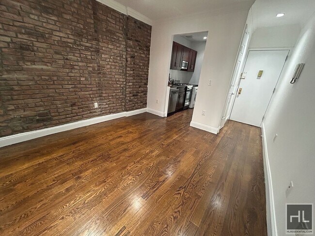 Building Photo - Mott Street Rental