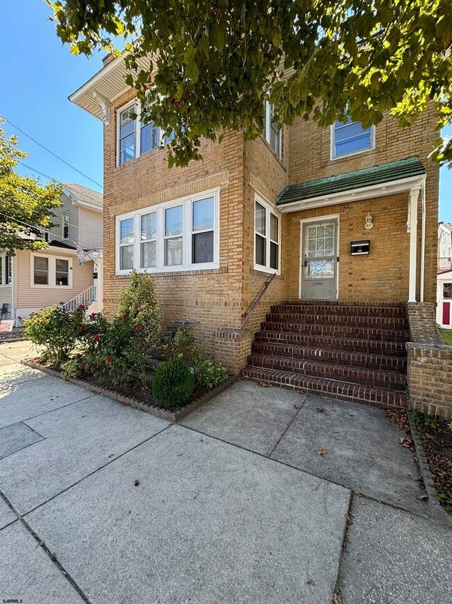 Building Photo - 6 N Austin Ave Unit 2-2 Rental