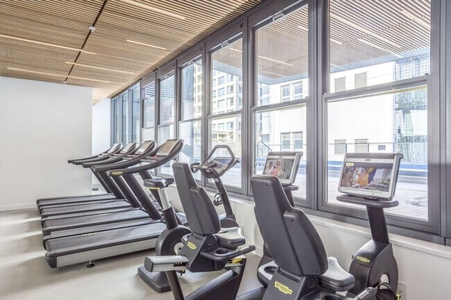 Photo - 777-777 Richards St Unit ID1223028P