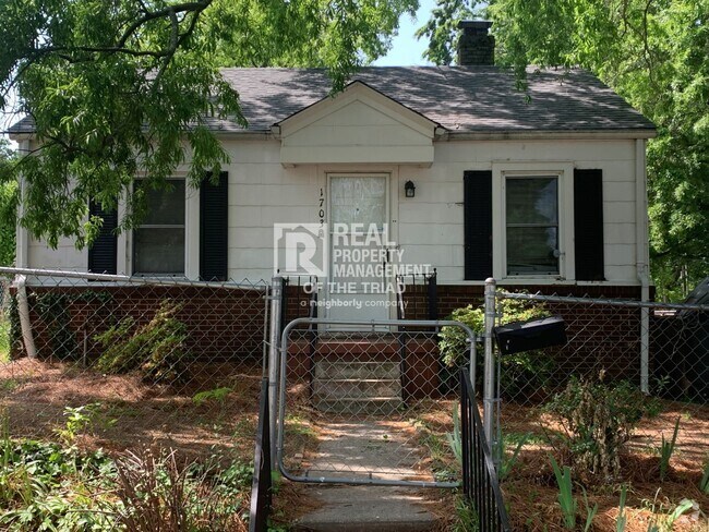 Building Photo - **MOVE IN SPECIAL** Quaint 2 Bed / 1 Bath ... Rental