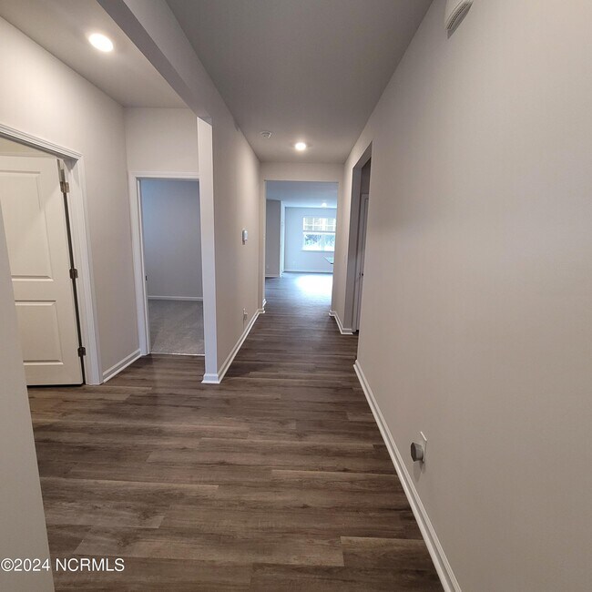 Photo - 7120 Foxhollow Ln