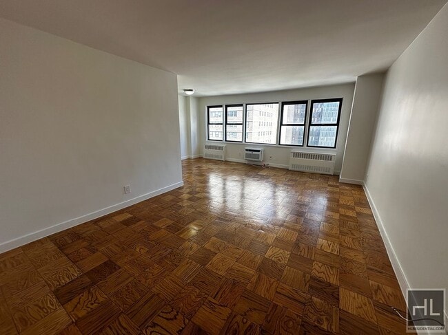 Building Photo - EAST 36 STREET Unit 9G