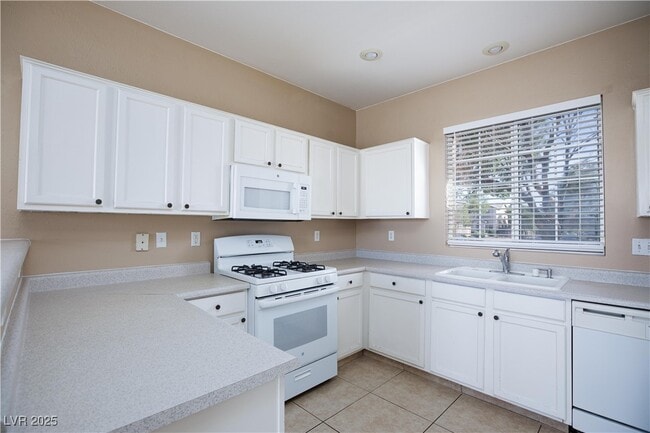Photo - 10736 Tottenham Ave