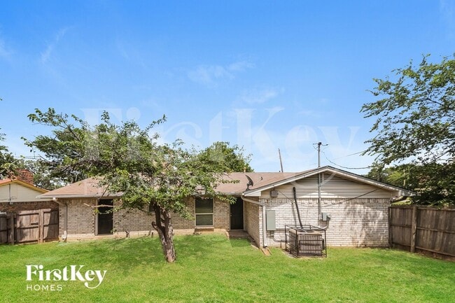 Building Photo - 101 Sesame Dr