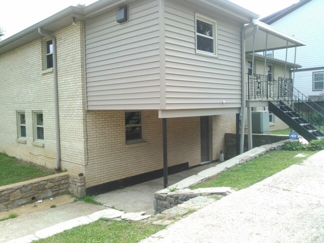 Photo - 1000 Waverly Ave