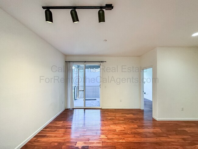 Photo - 1121 40th St