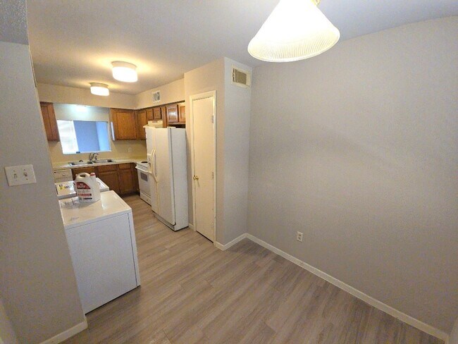 Photo - 15625 Weldon Dr