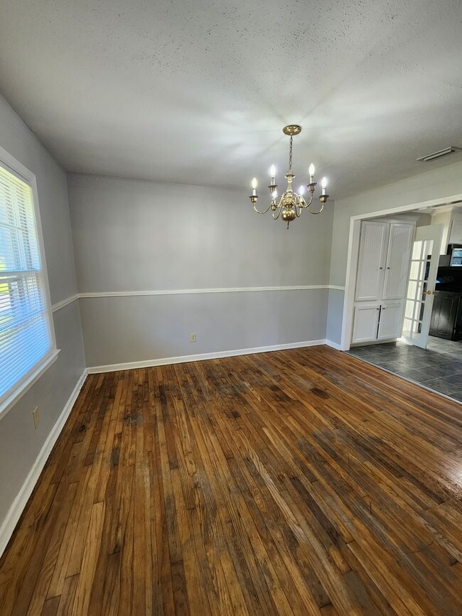 Photo - Spacious 4BR/2BA Brick Home with Fireplace, Large Island!