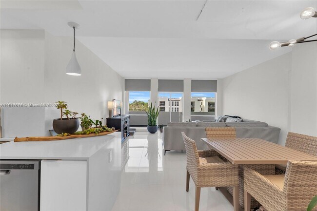 Photo - 700 Biltmore Way Unit 505