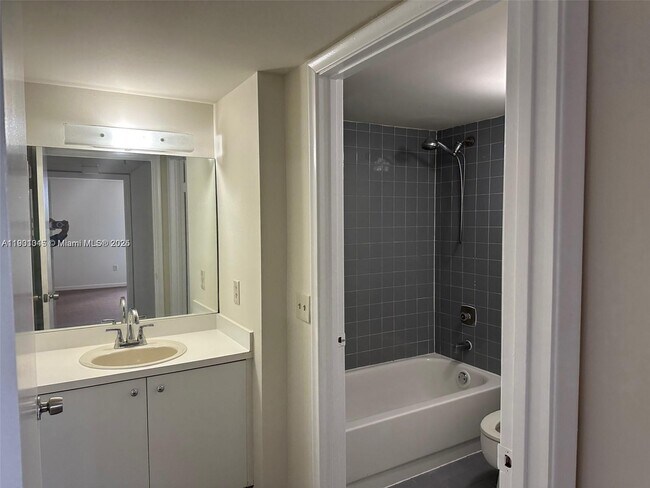 Photo - 9688 Fontainebleau Blvd Unidad 306