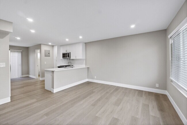 Photo - 1030 Mission Apartments