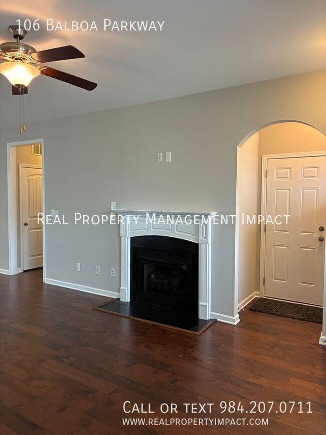 Photo - 106 Balboa Pkwy