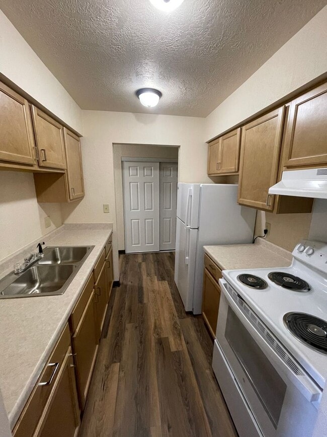 Photo - Brookside Apartments