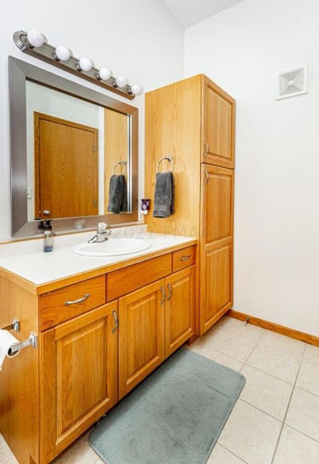 Photo - 3 Bed 2 Bath