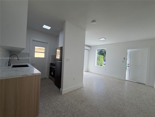 Photo - 2784 SW 31st Pl