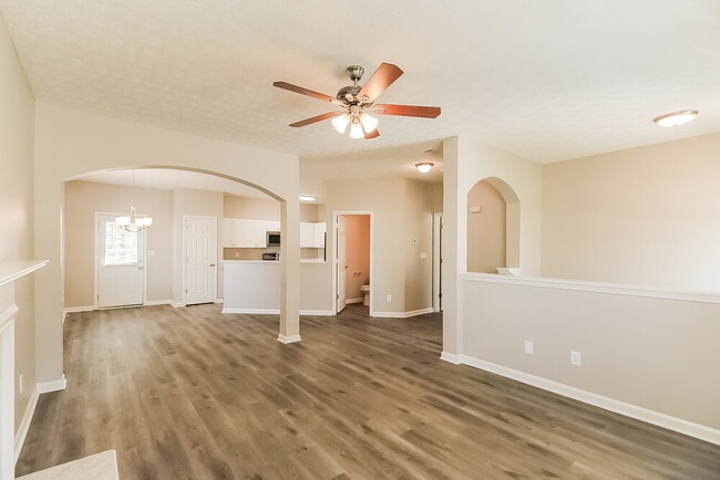 Photo - 7430 Royale Ln