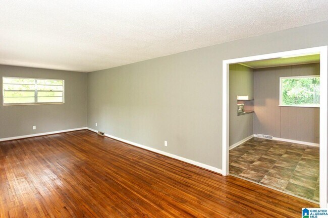 Photo - 120 6th St