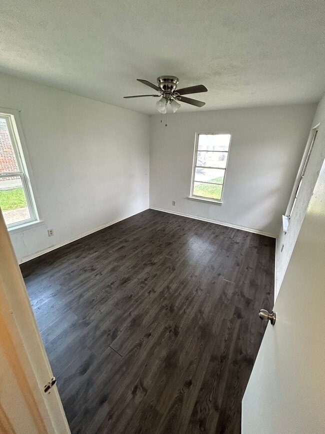 Photo - Fabulously maintained 1 bedroom with beautiful surrounding