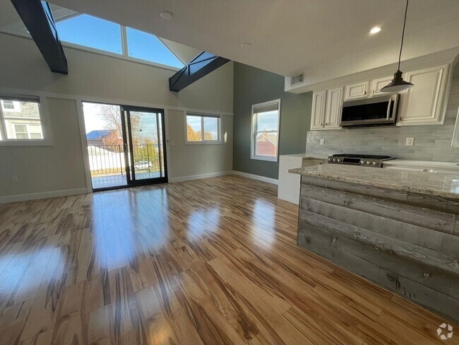 Building Photo - 125 Hillcrest Pl Rental