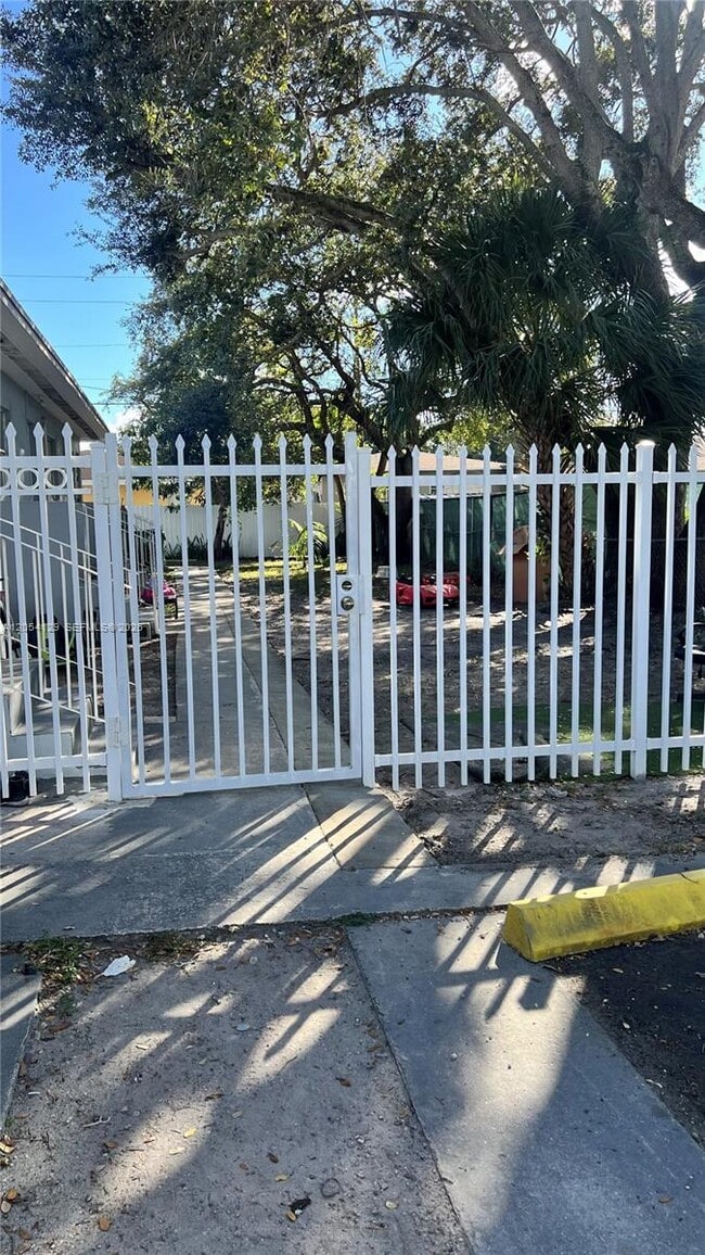Photo - 2560 Wilmington St Unit 2