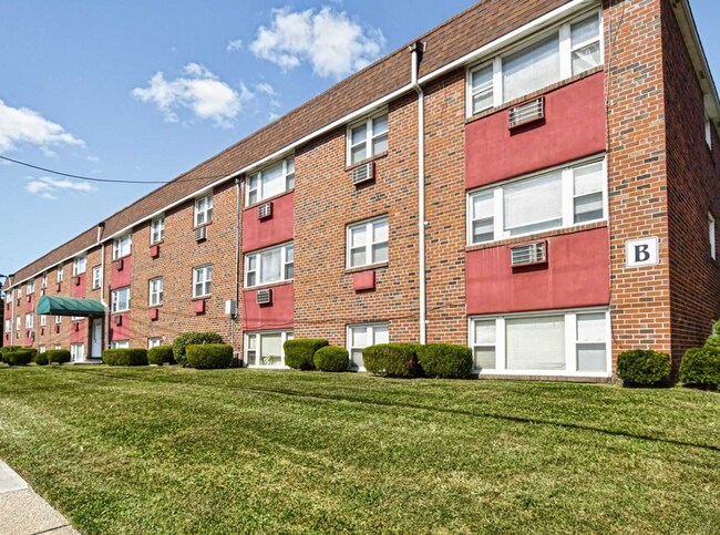 Oak Ridge Apartments
