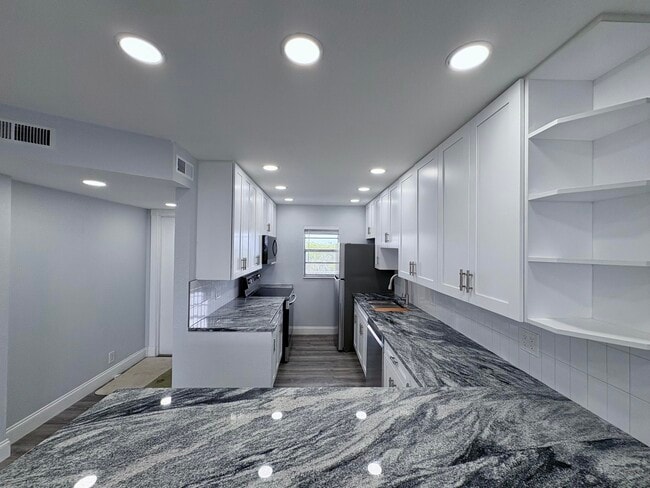 Photo - 689 NE 6th Ct Unit 403