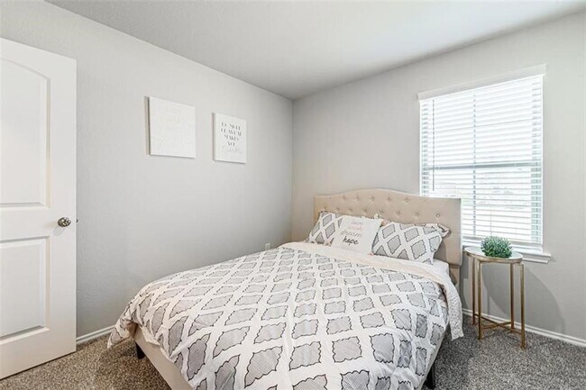 Photo - 5126 Morava Ln