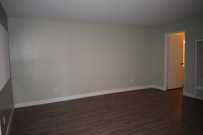 Photo - Cerise (Fountain Villa)