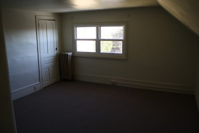 Photo - 362 E Main St