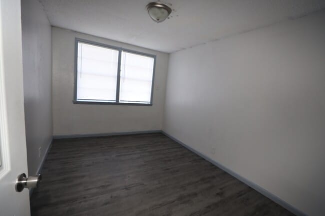 Photo - 425 S George Nigh Expy