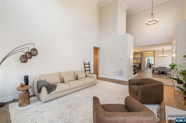 Photo - 37 Hillandale Dr Unit 18
