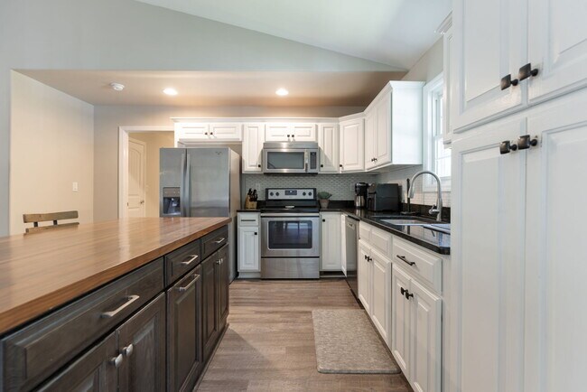 Photo - 21 Hilltop Dr