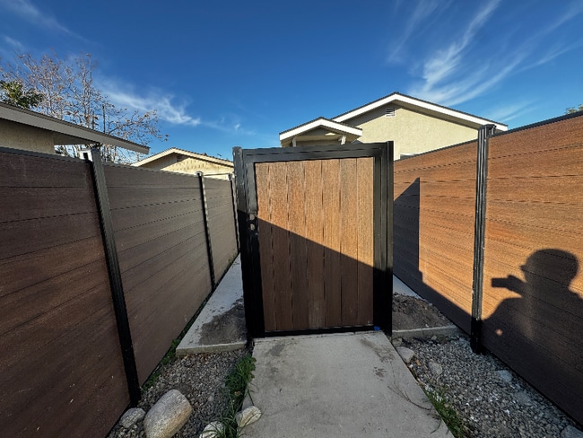 Photo - 1486 W 7th St