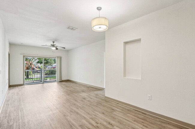Photo - Oakleaf Plantation Apartments
