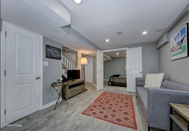 Photo - 5403 Chillum Pl NE Unidad 5403