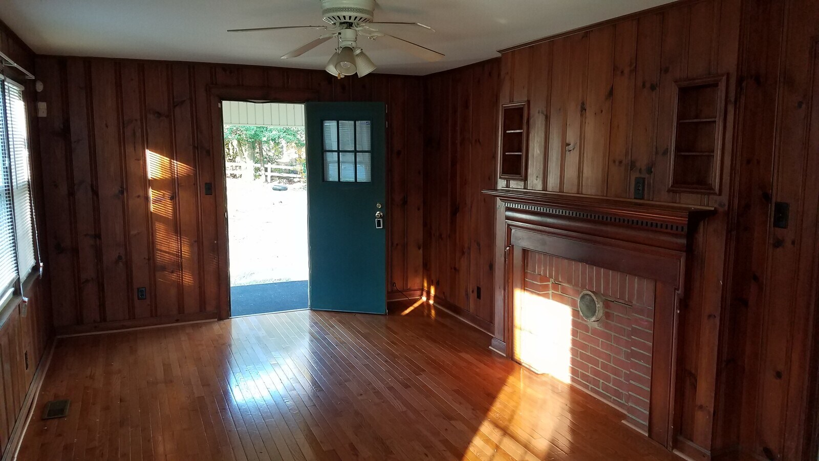 Photo - 3319 S Elm Eugene St