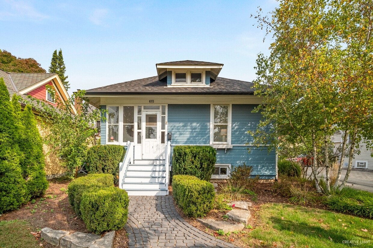 Photo - 615 E Benton Ave (Naperville, IL)
