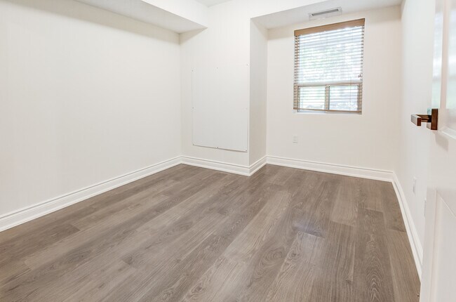 Photo - 15 Hofstetter Ave