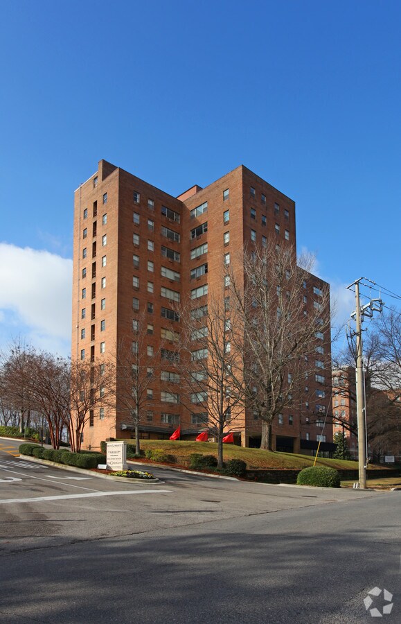 Highland Towers - Highland Towers Apartments