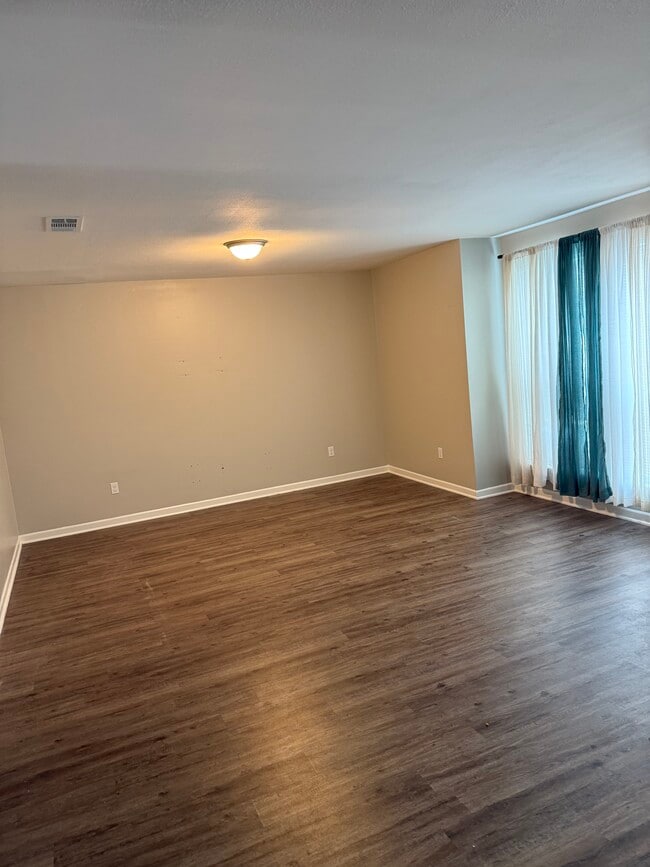 Living room - 1010 Chemin Dr