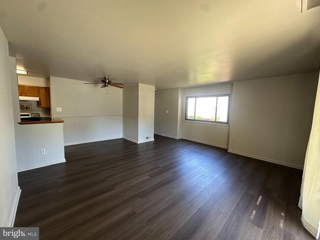 Photo - 201 Lucas Ln