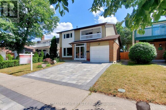 Photo - 114 Mossbrook Crescent