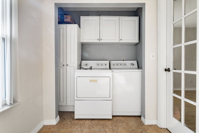 Photo - Venetian Place - 612 Unidad VP 612