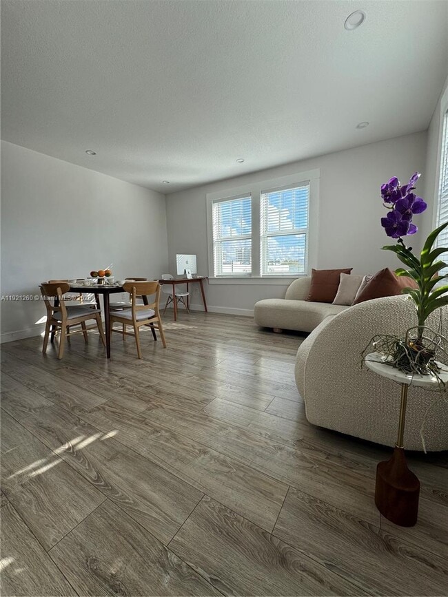 Photo - 536 14th St Unit 304