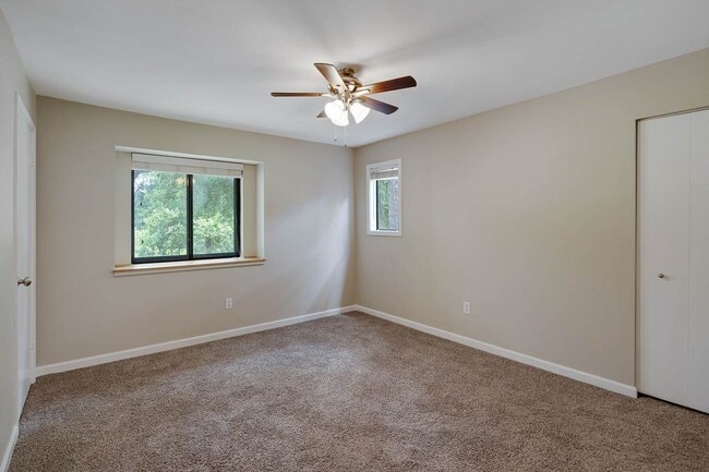 Photo - 1843 Fernspring Cove