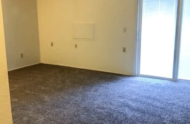 Photo - 100 W Mill Pond