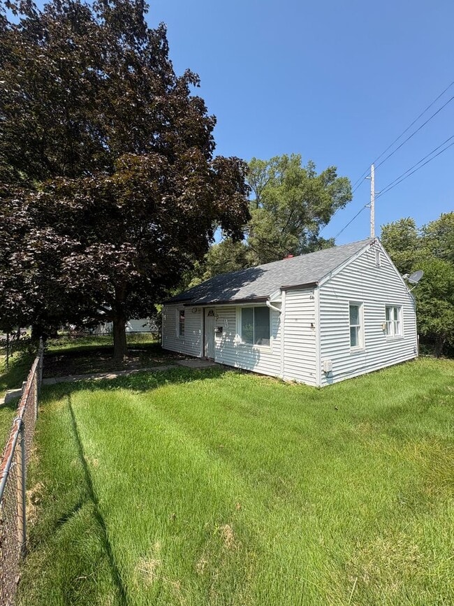 905 W Nebraska Ave